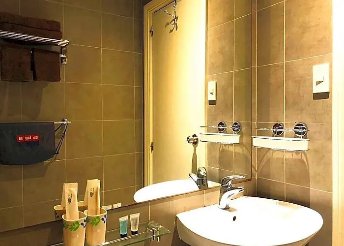 Gotophi Luxurious 5star Gramercy Makati 5918